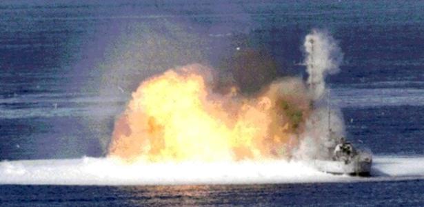 Explosão de arma termobárica feita pela Marinha dos EUA em 1972