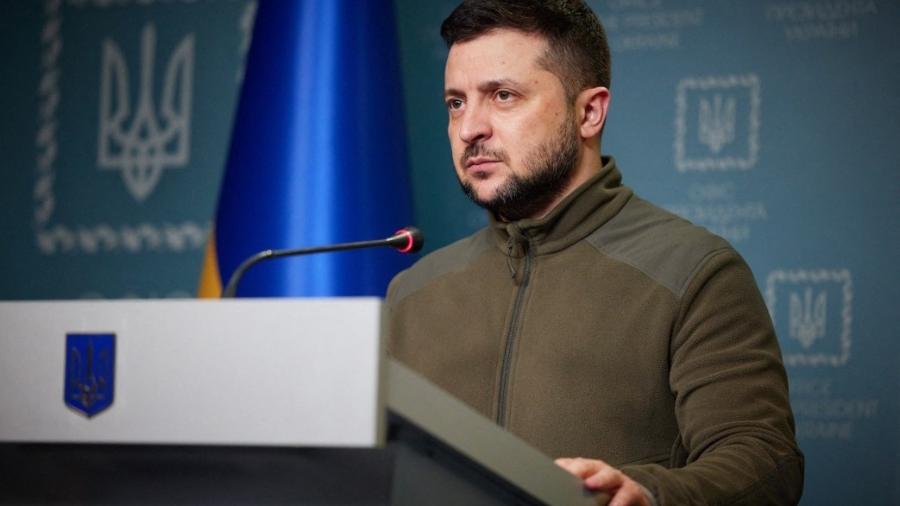 A jaqueta do presidente ucraniano Volodymyr Zelensky foi arrematada em leilão em Londres na quinta (5) - AFP/ Serviço de imprensa presidencial ucraniano