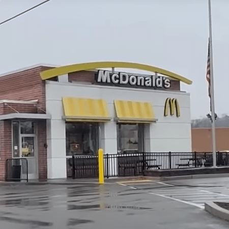 O McDonald's onde Luigi Mangione foi preso, em Altoona (EUA)