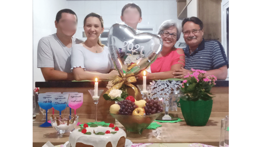 Presa por bolo com arsênio pode ter envenenado também filho e marido