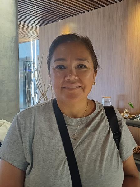 Sandra elogia a cidade, mas precisou de ajuda para se comunicar Sandra elogia a cidade, mas precisou de ajuda para se comunicar