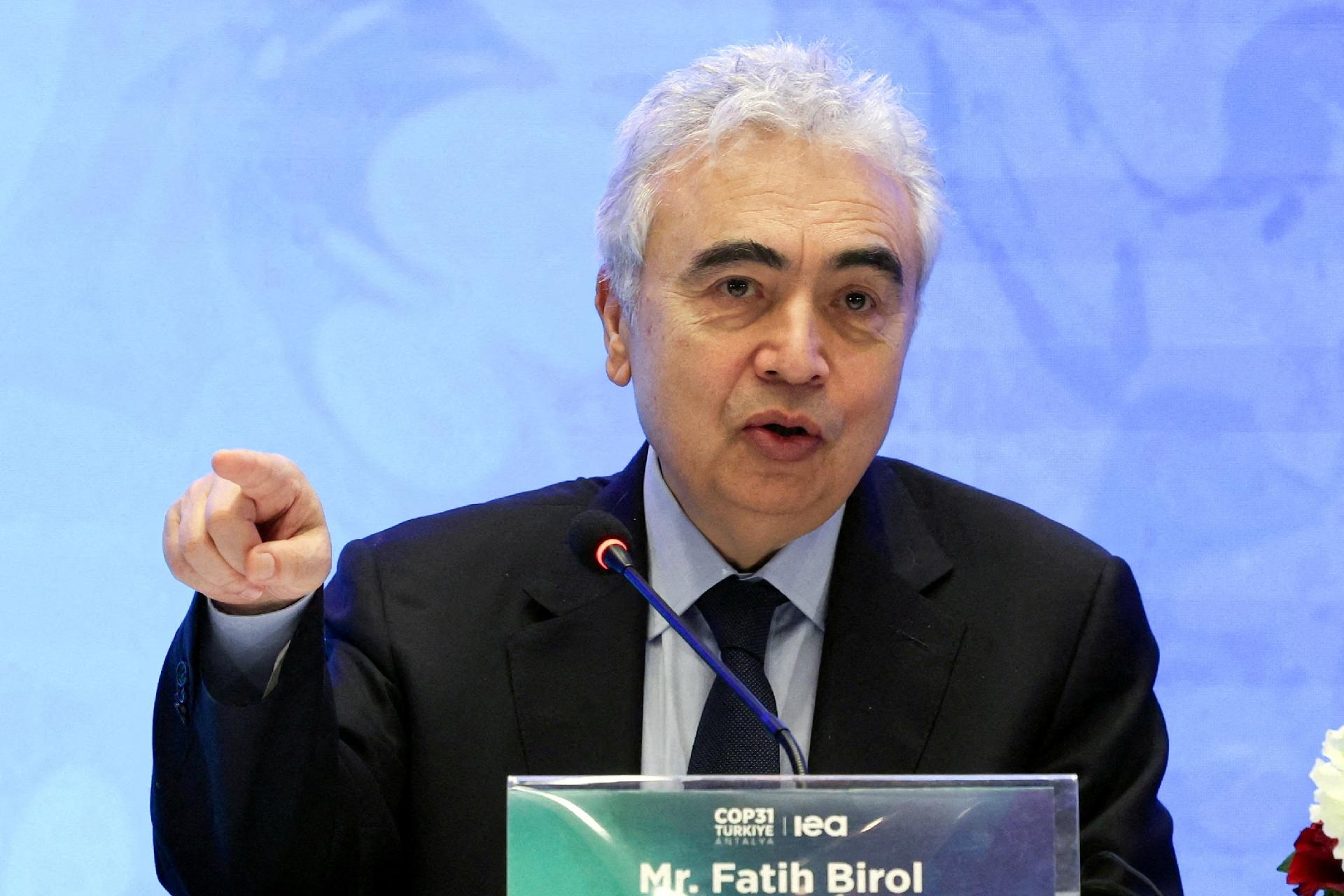 12.mar.2026 - Diretor-executivo da AIE, Fatih Birol durante conferência em Istanbul, na Turquia - undefined