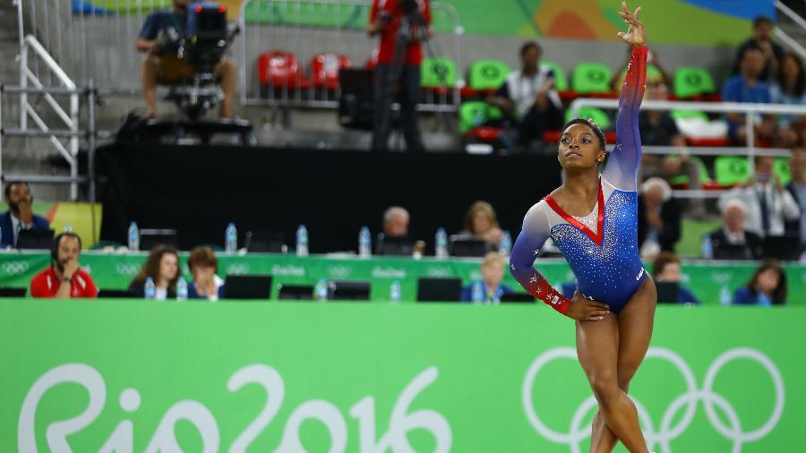 Simone Biles participa da final de solo na ginástica artística nos Jogos Olímpicos do Rio de Janeiro - Mike Blake/Reuters