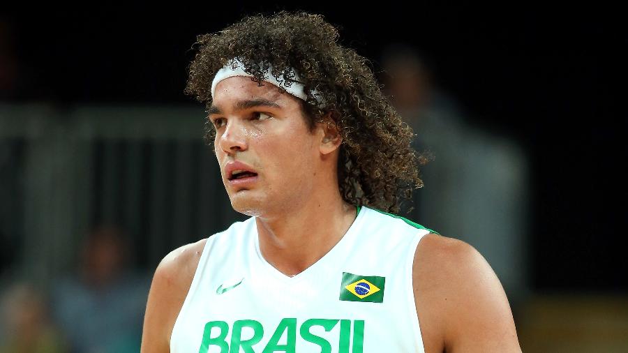 O pivô Anderson Varejão em ação pela seleção brasileira de basquete - Christian Petersen
