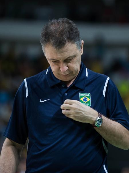 Rúben Magnano em derrota da seleção brasileira de basquete para a Croácia - Diego Padgurschi / Folhapress