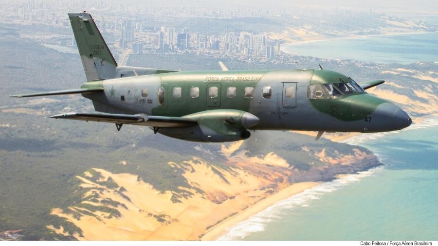 Avião C-95 Bandeirante, semelhante ao que teve que realizar pouso de emergência hoje (9)