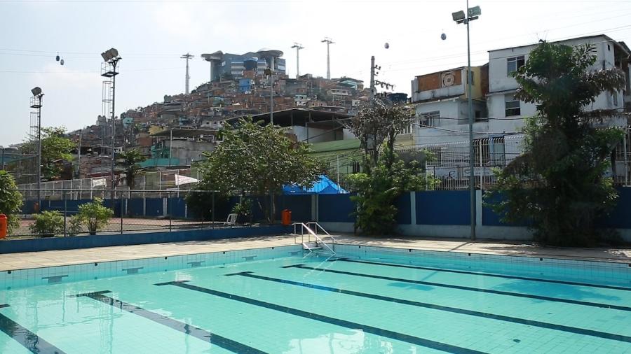 Piscina da Vila Olímpica do Complexo do Alemão, no Rio de Janeiro - Ugo Soares/UOL