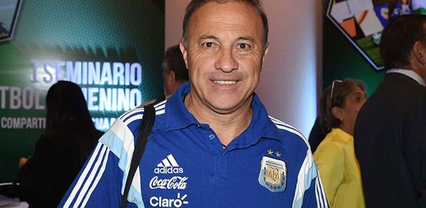 Julio Olarticoechea comandará seleção olímpica da Argentina, o que forçou a AFA a buscar técnico emprestado no Lanus - Conmebol