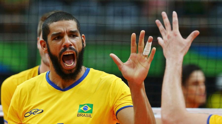 Wallace comemora ponto na vitória do Brasil na estreia do torneio masculino de vôlei nas Olimpíadas do Rio - Reuters