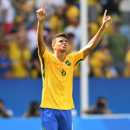 Douglas Santos em ação pela seleção brasileira nos Jogos Olímpicos do Rio