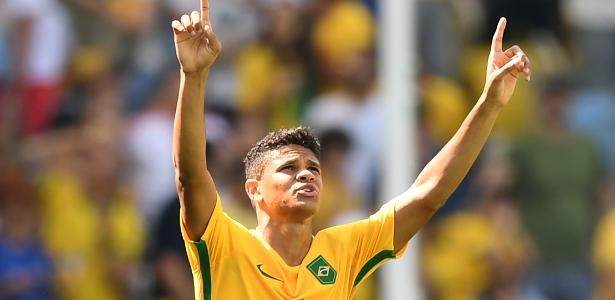 Douglas Santos em ação pela seleção brasileira nos Jogos Olímpicos do Rio - AFP / Martin Bernetti