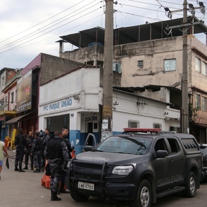Policiais militares no Complexo da Maré - Fabiano Rocha/Agência O Globo