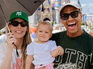 Thiago Oliveira e Bruna Matuti contam como planejaram aniversário da filha nos EUA