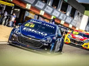 Stock Car: Em sessão concorrida, Fraga é mais rápido de primeiro treino livre no Uruguai