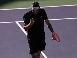 Fritz e Shelton avançam às oitavas, De Minaur elimina Hurkacz