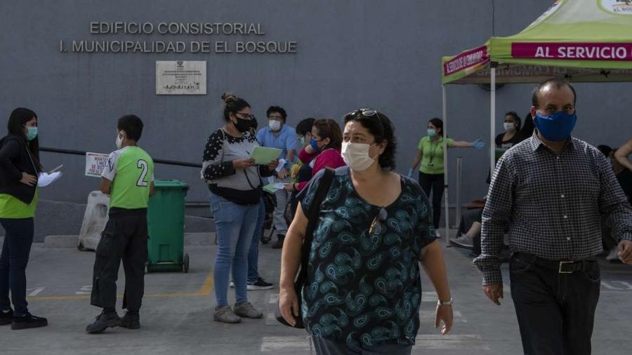 Desde o surgimento do primeiro caso de coronavírus no país, em 3 de março, o Chile implementou uma estratégia seletiva de quarentena nos setores com mais casos                              - MARTIN BERNETTI/AFP                            