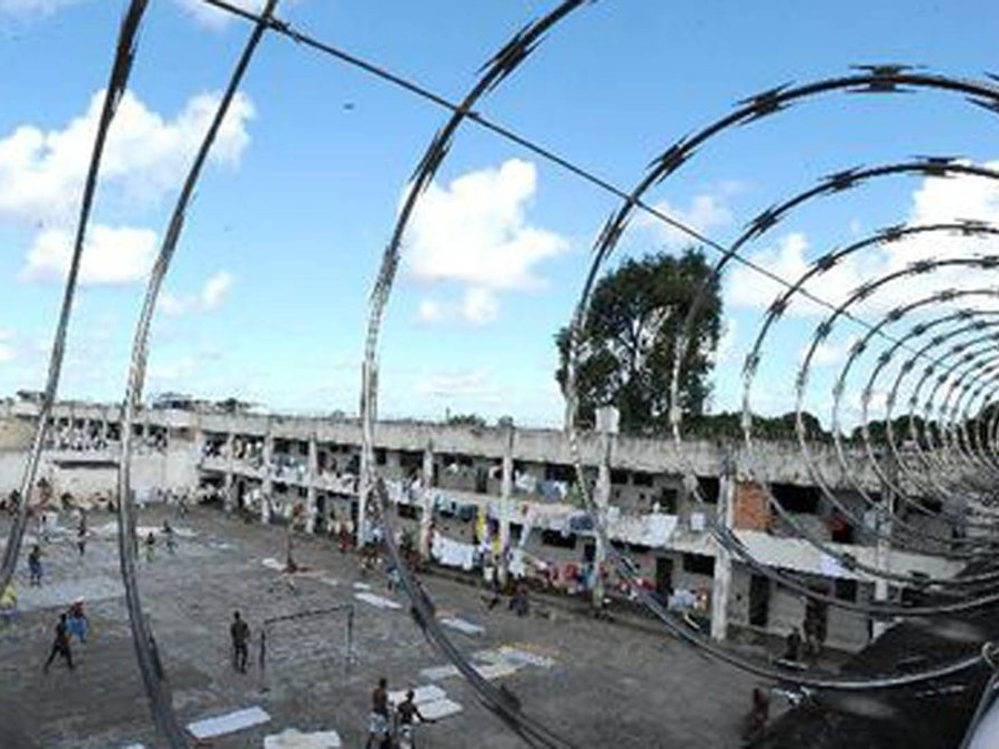 Com Covid em queda, CNJ manda liberar visitas e encomendas a presos