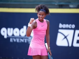 Victória Barros vence na Turquia e entra no ranking da WTA aos 14 anos