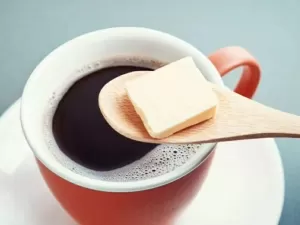 Café com manteiga é eficaz para o emagrecimento? Saiba benefícios e malefícios
