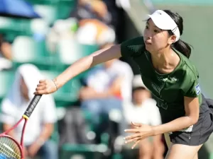 Japonesa de estilo incomum elimina Kenin na estreia em Osaka