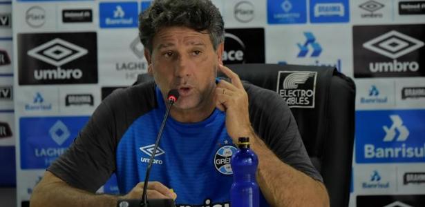 Treinador criticou deslocamento longo, intervalo curto após título e inscrições - Rodrigo BUENDIA / AFP