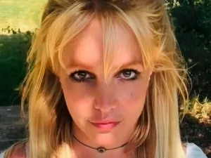 Britney Spears revela que sofreu acidente em lareira: "Meu rosto pegou fogo"