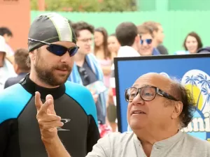 Com Danny DeVito, série de comédia merece mais reconhecimento; confira