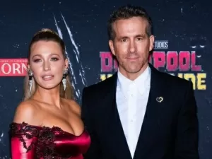 Fonte detalha como Ryan Reynolds tem apoiado Blake Lively em meio às acusações contra Justin Baldoni