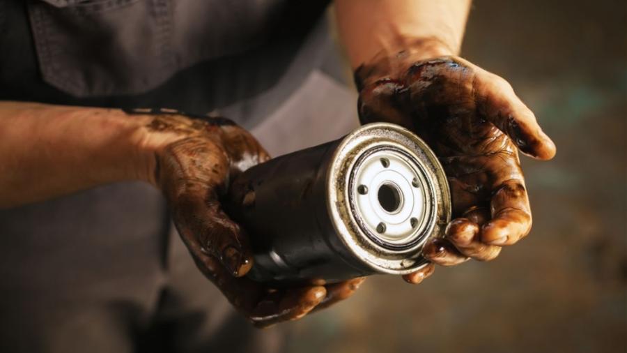 Filtro de óleo é um item barato que, se tiver a manutenção negligenciada, pode exigir até mesmo troca do motor - Foto | Shutterstock