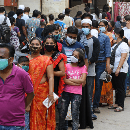 Índia vê vacinações despencarem enquanto infecções de coronavírus disparam - Getty Images