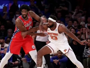 NBA: New York Knicks detona falta de Joel Embiid sobre Mitchell Robinson