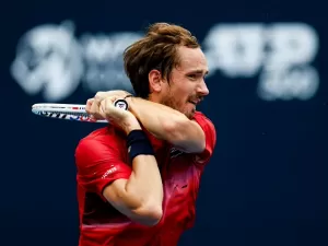 Terça em Pequim tem semis masculinas, oitavas da WTA e Bia na dupla