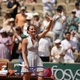Kostyuk vence a 13&ordf; seguida no saibro, Bencic tamb&eacute;m avan&ccedil;a