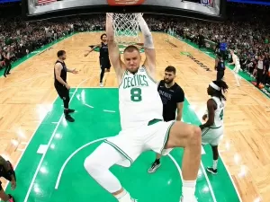 Celtics dominam primeiro tempo e saem na frente na NBA Finals