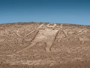 Desenho gigante no deserto do Atacama impressiona cientistas