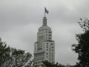 Semana começa com temperatura amena e céu nublado em São Paulo; veja a previsão do tempo