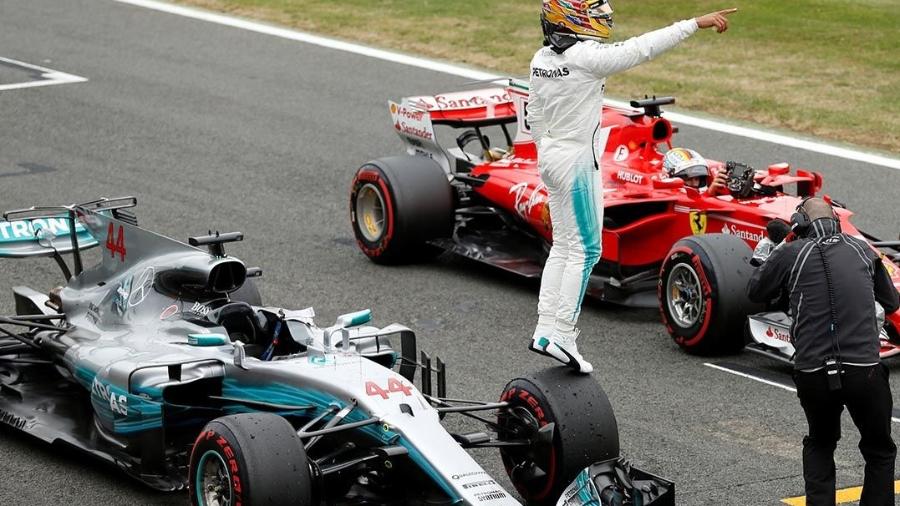 Lewis Hamilton conquistou a pole em Silverstone  - Andrew Boyers/Reuters