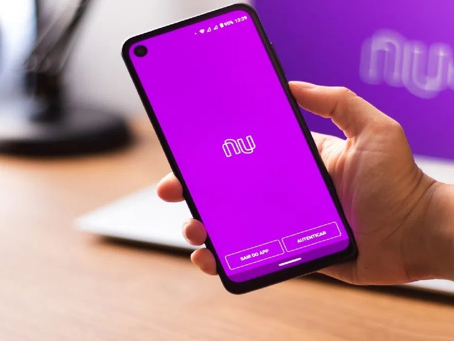 Nubank sai do prejuízo, mas ações não decolam: o que acontece? 