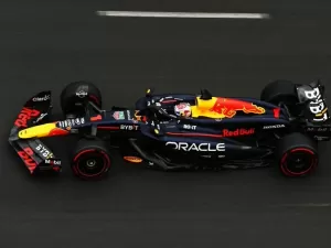 F1 - Verstappen sobre treino classificatório de Baku: "Carro deu um passo para trás"