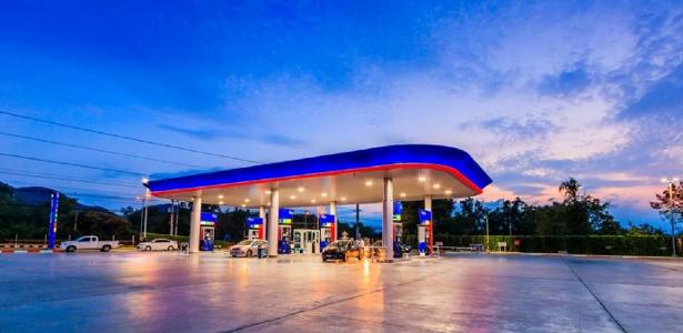 Trump admite que preços de combustíveis podem continuar altos até novembro