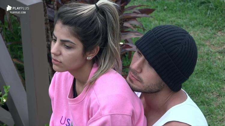 foto2 - Hariany Almeida e Lucas Viana em A Fazenda 11 (Foto: Reprodução/ Record TV)  - Hariany Almeida e Lucas Viana em A Fazenda 11 (Foto: Reprodução/ Record TV) 