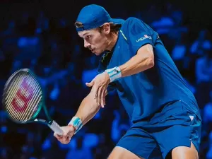 De Minaur dá bom passo na briga pelo Finals e Dimitrov se complica