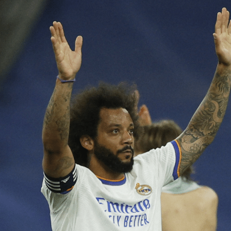 Torcedores do Real Madrid aplaudem Marcelo de pé  - SUSANA VERA/Reuters