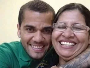 Mãe de Daniel Alves se manifesta após condenação: "Inocente sim"