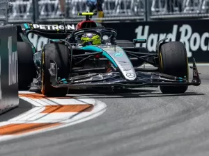 F1: Hamilton diz que a Mercedes tem que aceitar a realidade de que o carro está fora do ritmo