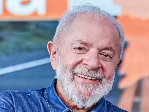 Lula diz não ter que "prestar contas a ricaços", e sim ao "povo pobre, trabalhador"