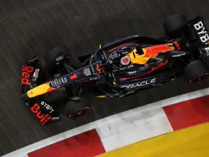 F1 - Marko após P15 de Verstappen no TL2 de Singapura: "Não há explicação, somos tão rápidos quanto Colapinto"