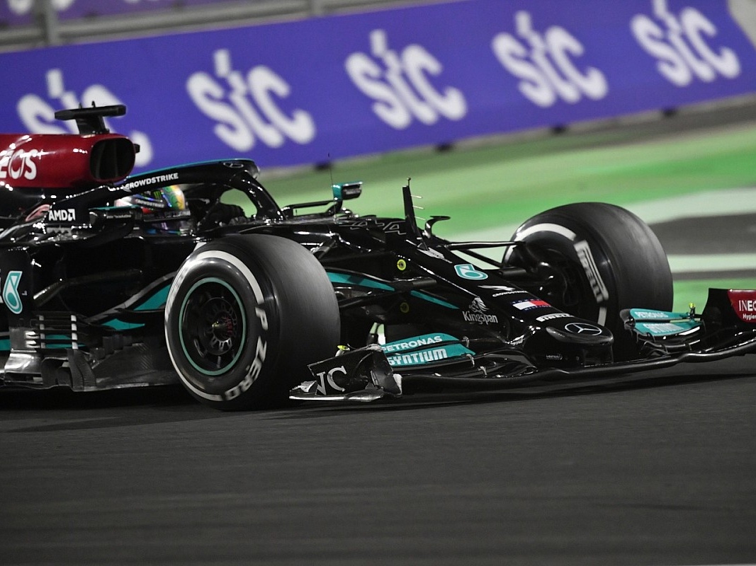 F1: o novo Mercedes para o regresso à luta pelo título mundial - SIC  Notícias