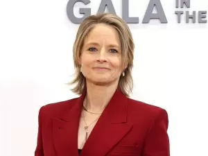 Jodie Foster critica frequência de roteiros com mulheres que foram estupradas: 'Sempre chocada'