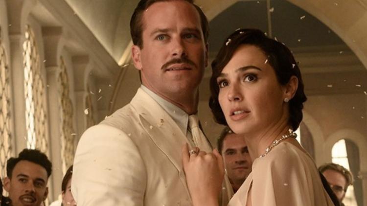 Armie Hammer e Gal Gadot no filme Morte no Nilo